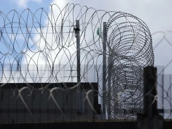 Inglaterra: Manifestantes asaltan penitenciaría en respaldo a activista palestino en huelga de&nbsp;hambre