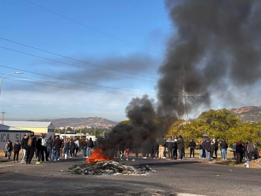 La Policía detiene a 16 trabajadores de contratas del complejo petroquímico en Puertollano&nbsp;(Castilla)