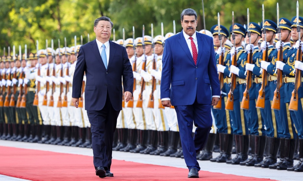 China instó a Estados Unidos a liberar «de inmediato» al presidente Nicolás Maduro y a su&nbsp;esposa