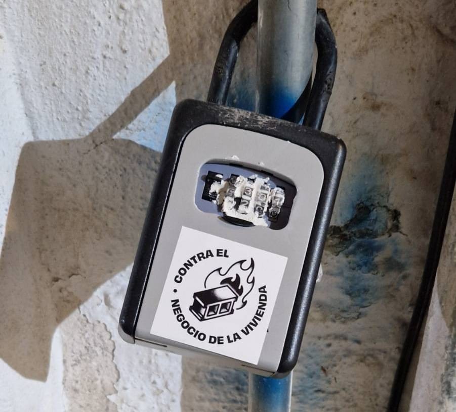 Aparecen saboteados más de 500 cajetines de viviendas turísticas en&nbsp;Granada