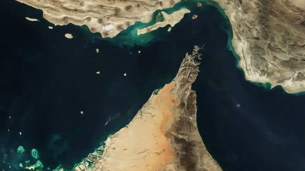 Irán: Ninguna embarcación podrá pasar por el estrecho de Ormuz&nbsp;(vídeo)