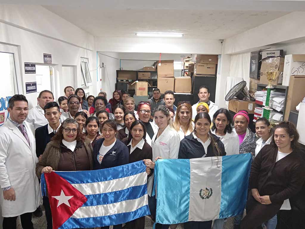 Guatemala renuncia a los médicos cubanos por presiones&nbsp;estadounidenses