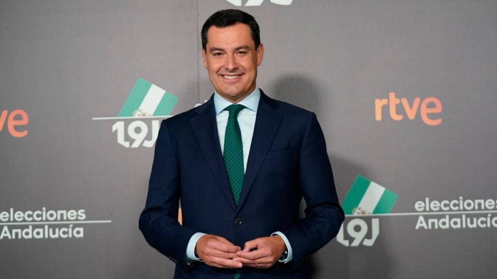 El presidente de la Junta ha incrementado su sueldo en más de 20.500 euros en solo tres años: de 71.667 a los 92.208 euros que percibirá en&nbsp;2026