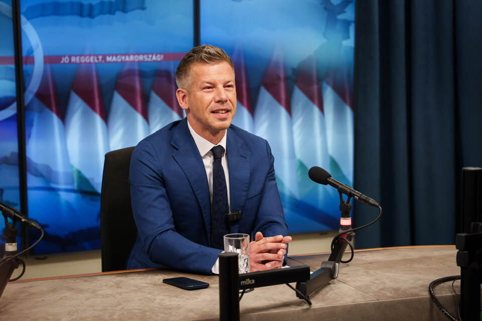 Péter Magyar suspende los servicios informativos públicos en Hungría y estrecha lazos con&nbsp;Israel