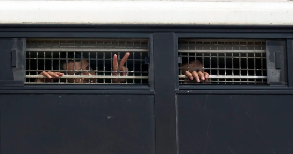 [Cast/Eusk] 17 de abril, día internacional de los/las presas políticas – Amnistiaren aldeko eta errepresioaren aurkako&nbsp;mugimendua