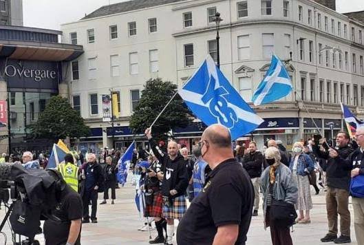 El Parlamento de Escocia aprueba solicitar a Londres un nuevo referéndum de&nbsp;independencia