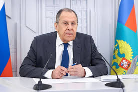 Sergei Lavrov critica la declaración de Macron sobre el ‘colonialismo’ ruso