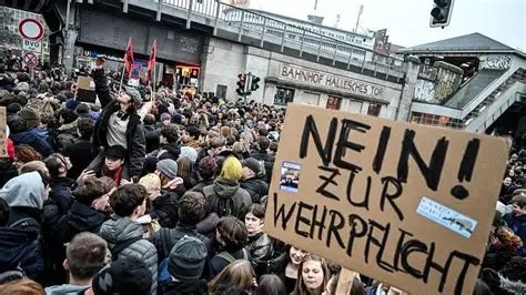 Alemania: Estudiantes convocan una huelga contra el servicio militar: “Queremos educación para la paz, no para la&nbsp;guerra”
