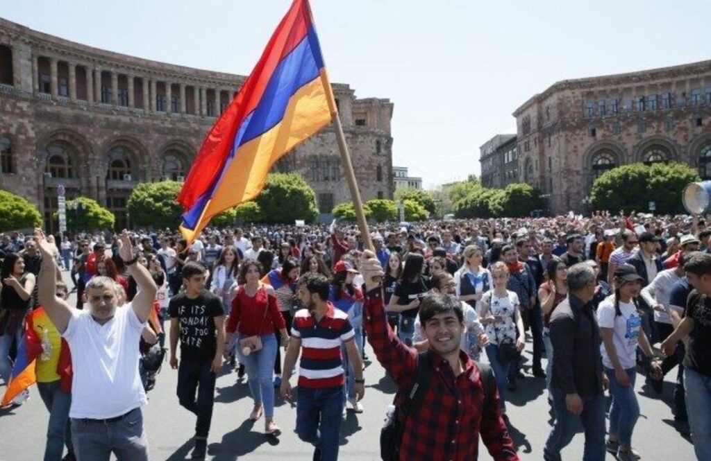 El primer ministro de Armenia promete ilegalizar a la&nbsp;oposición
