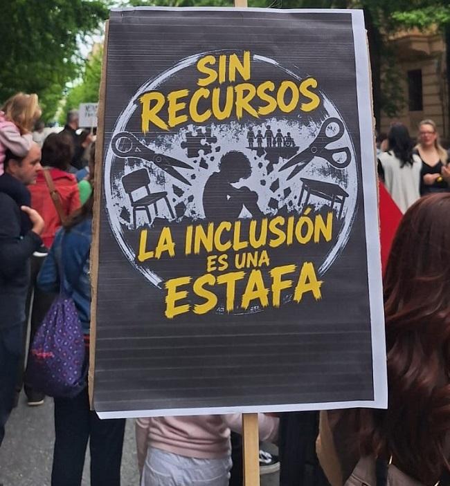 Familias exigen recursos para atender al alumnado con Necesidades Educativas Especiales en Deifontes y critican la «indiferencia» de la&nbsp;Junta