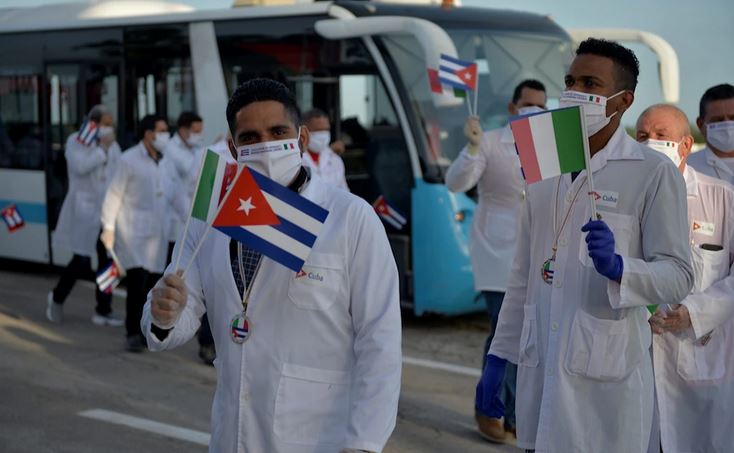 Calabria mantiene a médicos cubanos y desafía la presión de&nbsp;EE.UU.