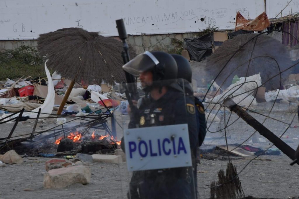 La propia prensa de derechas de Ceuta se hace eco de la existencia de bandas fascistas en la&nbsp;ciudad