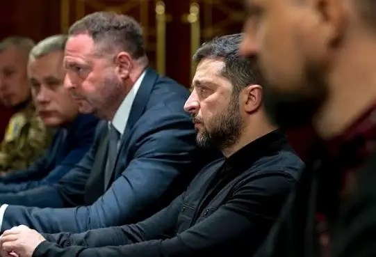 Investigación anticorrupción en Ucrania se amplía a la oficina de Zelenski / Apoyo total del nuevo primer ministro laborista&nbsp;británico